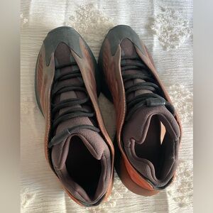 Adidas Men’s Yeezy 700 V3 “ Copper Fade”